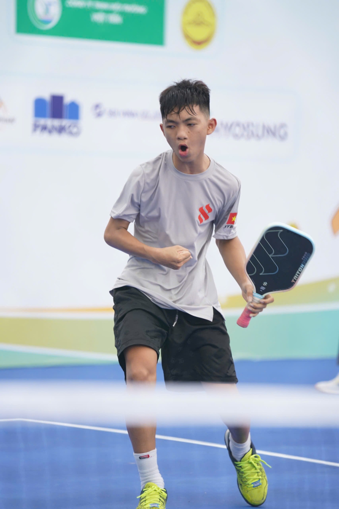 Giải pickleball tiền tỉ tại Việt Nam khép lại: Sophia Phương Anh khoe 4 huy chương, ngạo nghễ đáp trả khi bị nghi ngờ tài năng- Ảnh 3.